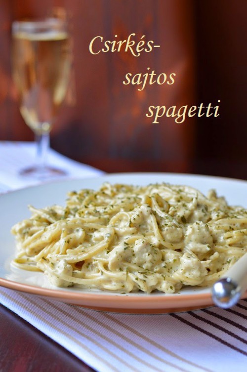 Csirkés-sajtos spagetti