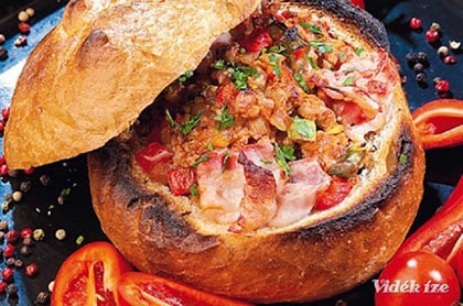 Töltött kenyér vagy zsemlék
