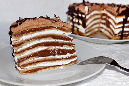 Mascarponés-mogyorókrémes palacsintatorta