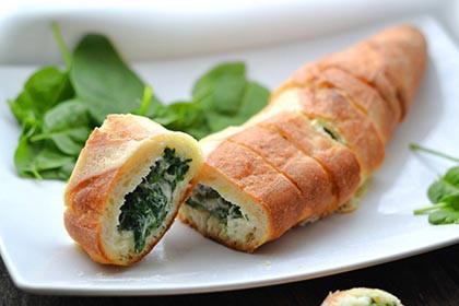 Sajtkrémes spenóttal töltött baguette recept