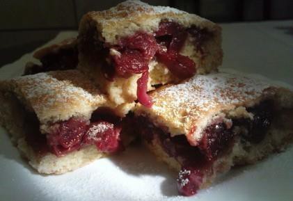 Meggyes pite