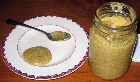 Mustár