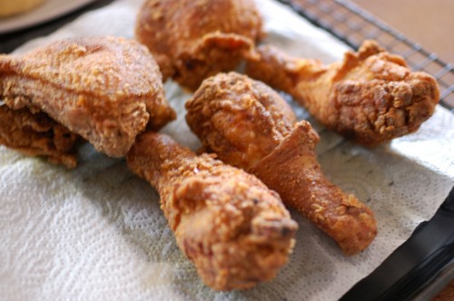 Ropogós KFC csirkecombok –