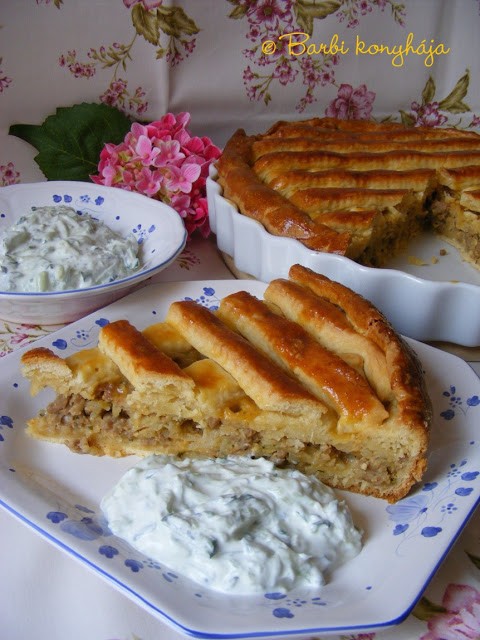 Húsos burgonyás pite
