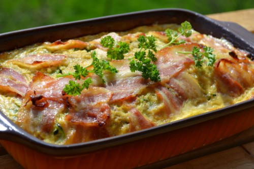 Baconos cukkinis csirke