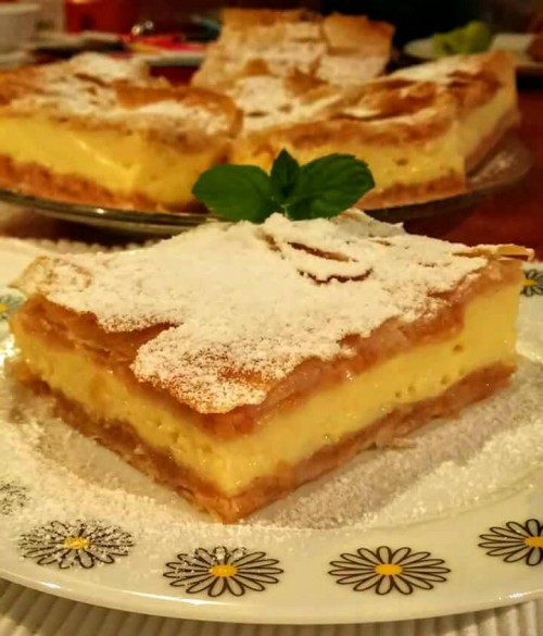 Almás pite vanília krémmel, réteslapból