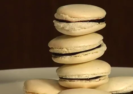 Macaron (gyömbéres tejcsokikrémmel)