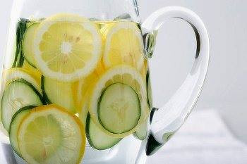 Detox víz a lapos hasért!