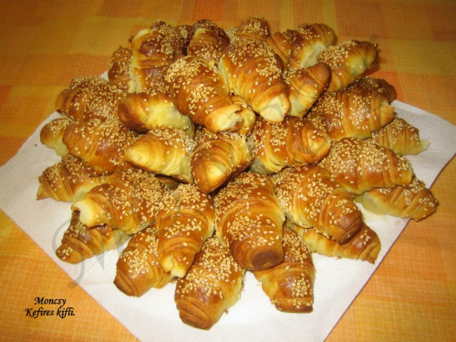 Kefires kifli