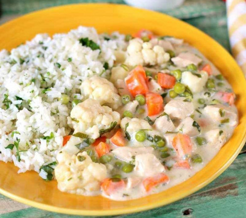 Tejszínes zöldséges csirkeragu