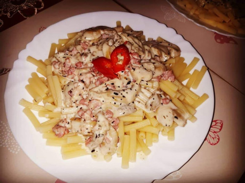 Tejszines- Sajtos Baconos Tészta