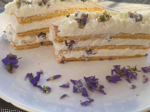 Ibolyavirág torta